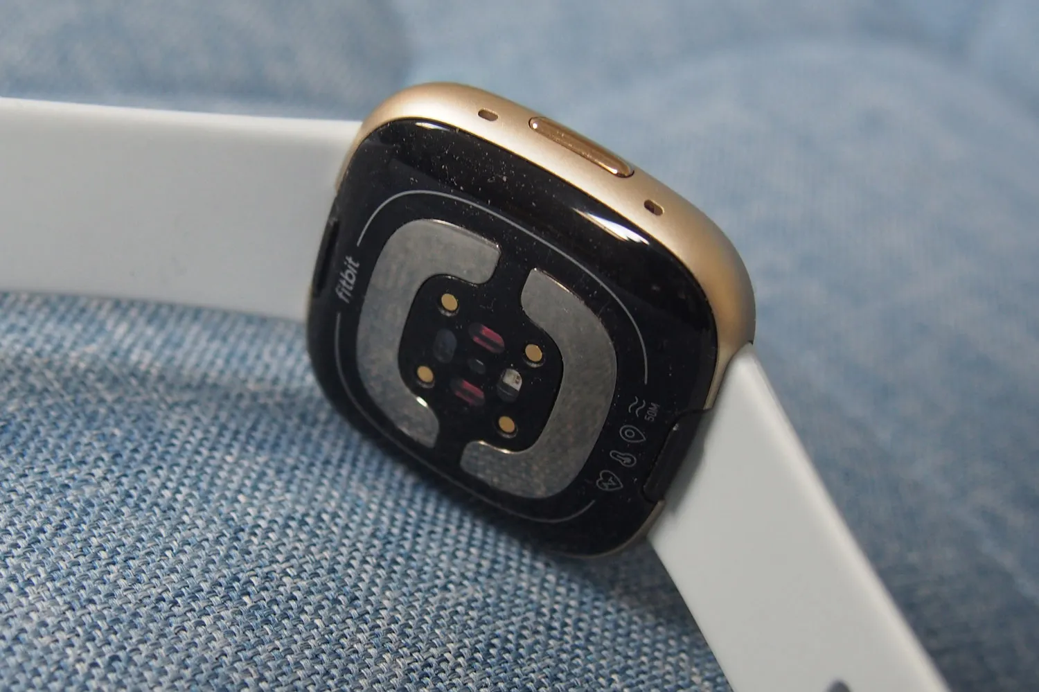 Beyond the Pulse: What Fitbit’s ECG Sensor Actually Reads — and What It Can’t